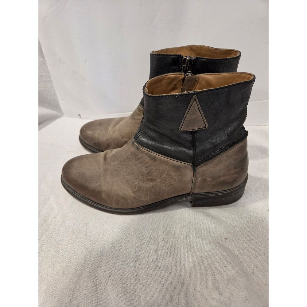 John Fluevog Holden Two Tone Leather Ankle Boots Distressed Grey Black Sz 11 - Picture 2 of 11